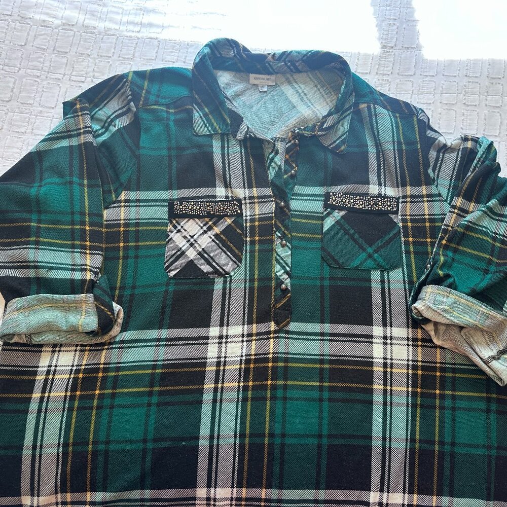 Soft Avenue Plus Size Knit Plaid Pullover Shirt